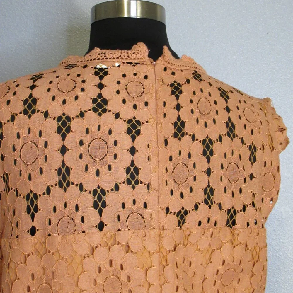 Lace Dress - Picture 5 of 7